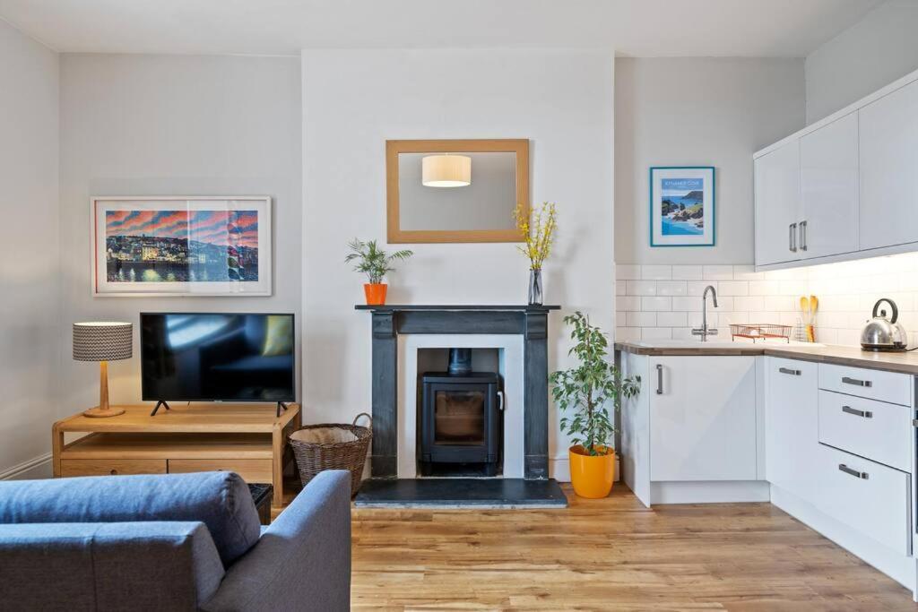 Pendennis - Bright Victorian Flat, Sea Views & Close To Beach Falmouth Kültér fotó