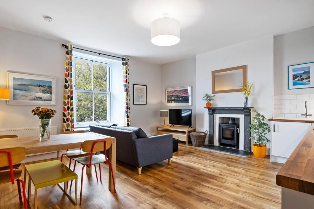 Pendennis - Bright Victorian Flat, Sea Views & Close To Beach Falmouth Kültér fotó