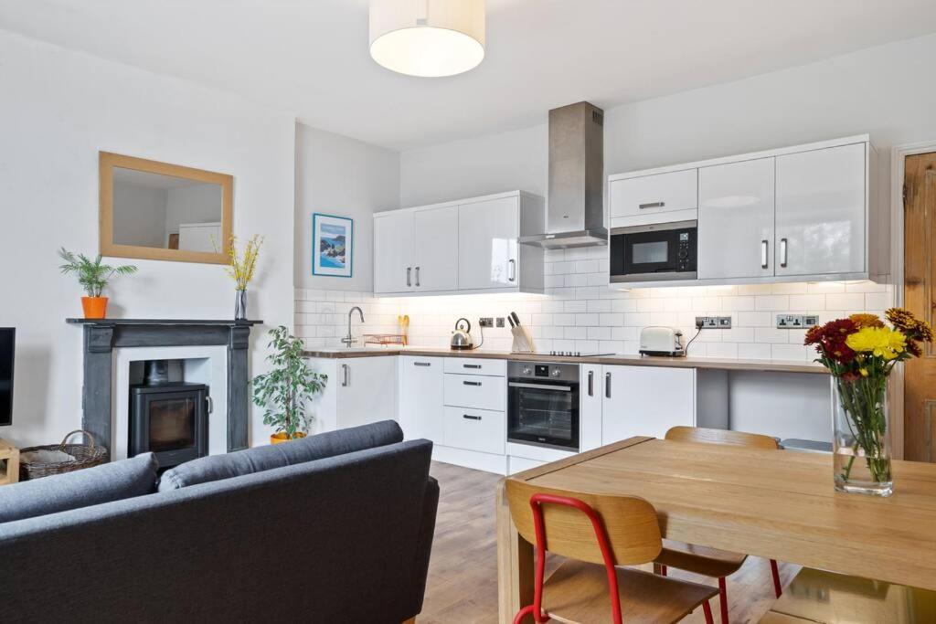 Pendennis - Bright Victorian Flat, Sea Views & Close To Beach Falmouth Kültér fotó